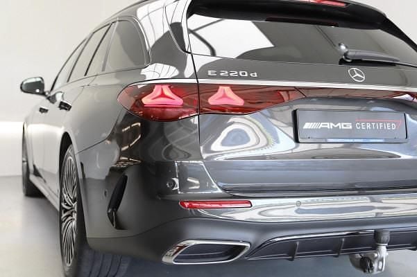 Gebraucht Mercedes E220 197 PS (144 kW) 2024 Grau Kombi