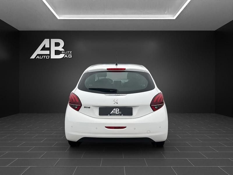 Gebraucht Peugeot 208 Signature Sky 82 PS (60 kW) 2019 Kleinwagen