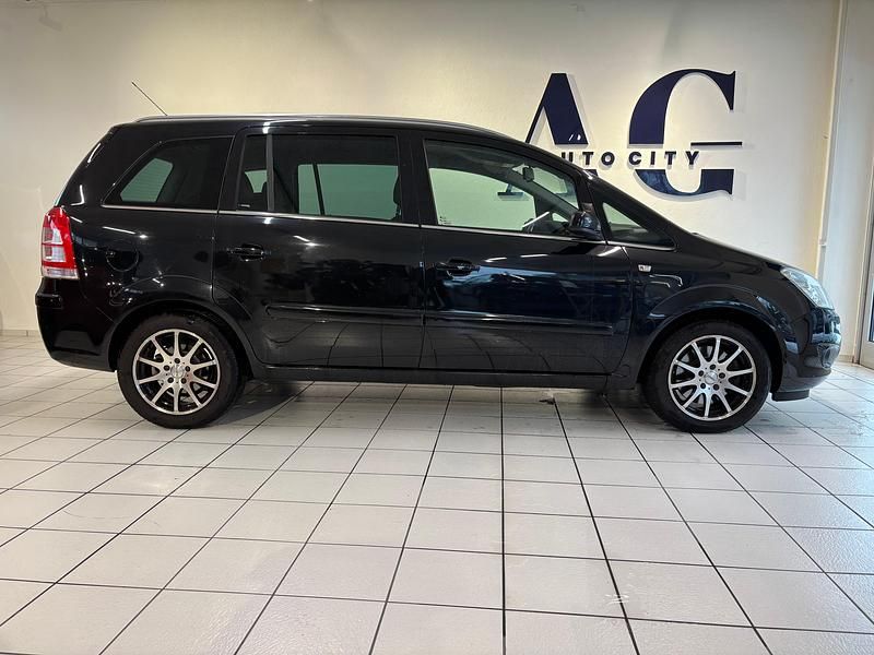 Gebraucht Opel Zafira Enjoy 150 PS (110 kW) 2008 Van / Kleinbus