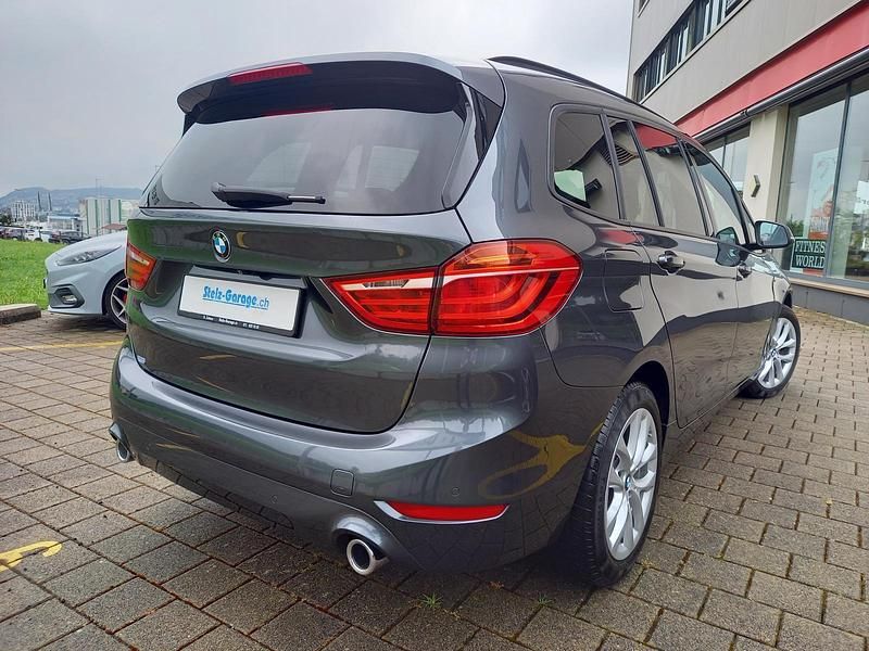 Gebraucht BMW 220 Gran Tourer Advantage 190 PS (139 kW) 2018 Grau Van / Kleinbus