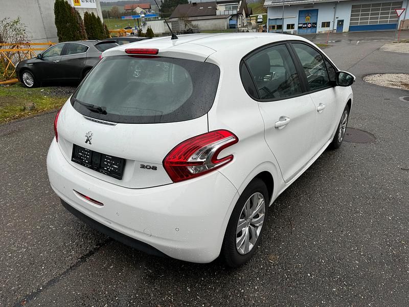 Gebraucht Peugeot 208 Active 82 PS (60 kW) 2013 Kleinwagen