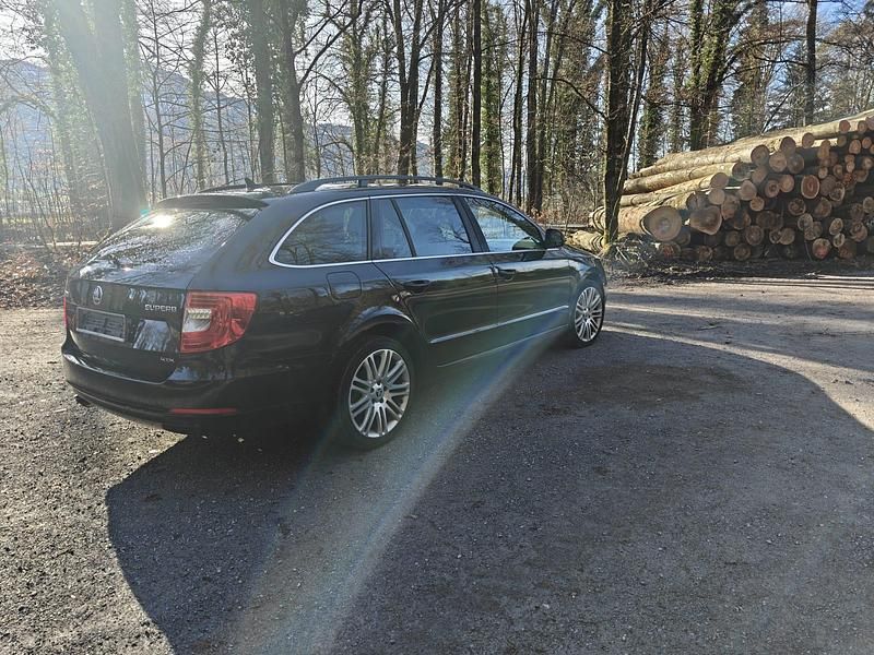 Gebraucht Skoda Superb Ambition 170 PS (125 kW) 2015 Kombi
