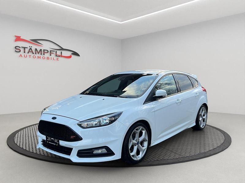 Gebraucht Ford Focus ST 250 PS (183 kW) 2016 Limousine