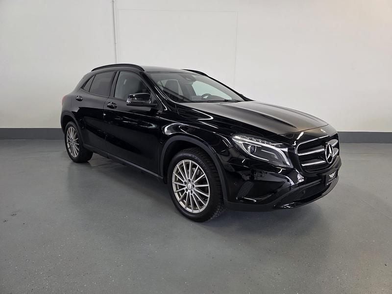 Gebraucht Mercedes GLA250 Urban 211 PS (155 kW) 2016 SUV