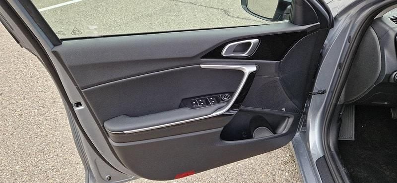 Gebraucht Kia Ceed Sportswagon GT-Line 140 PS (102 kW) 2025 Silber Kombi