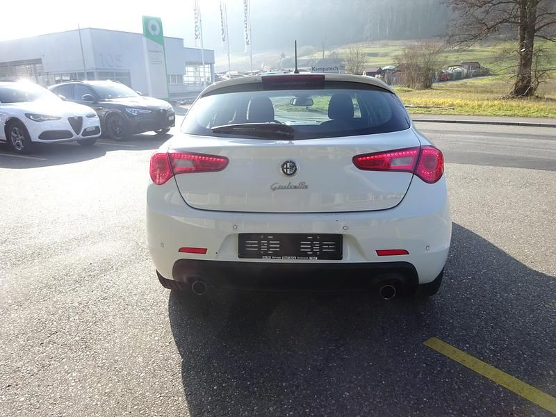Gebraucht Alfa Romeo Giulietta Distinctive 150 PS (110 kW) 2015 Kleinwagen