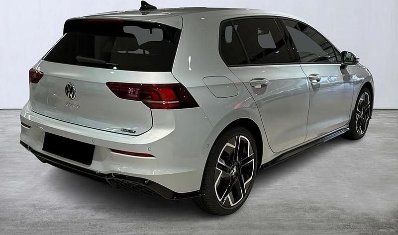 Neu VW Golf VIII R-line 204 PS (150 kW) 2025 Limousine