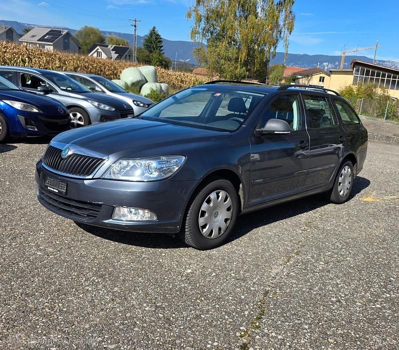 Gebraucht 2010 Skoda Octavia Ambiente Kombi | CHF 2’200 (Fairer Preis) - Bild 1/4