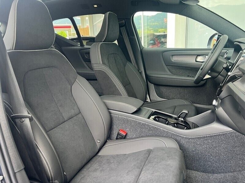 Neu Volvo EX40 Ultra 300 kW (408 PS) 2025 SUV