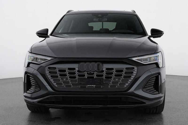 Daytonagrau perleffekt Gebraucht 2023 Audi Q8 e-tron Black Edition SUV | CHF 51’990 (Fairer Preis) - Bild 1/4