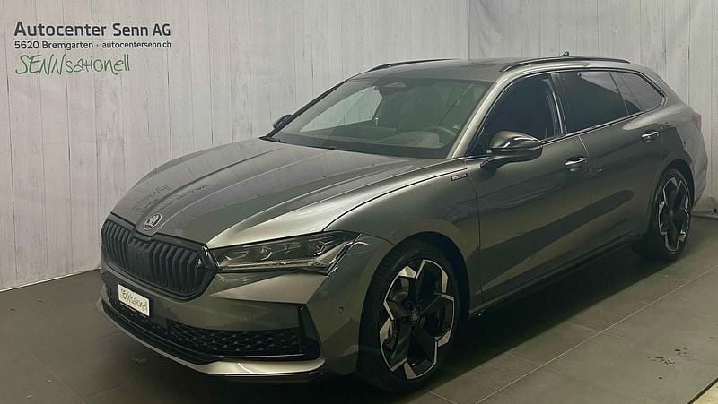 Grau Neu 2025 Skoda Superb SportLine Kombi | CHF 74’700 - Bild 1/4