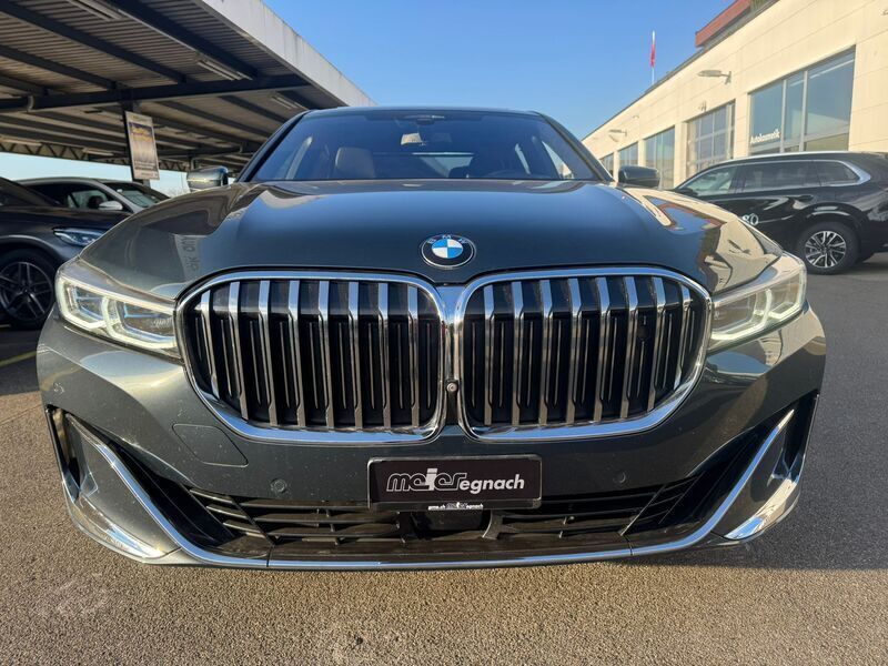 Gebraucht BMW 750 530 PS (389 kW) 2019 Limousine