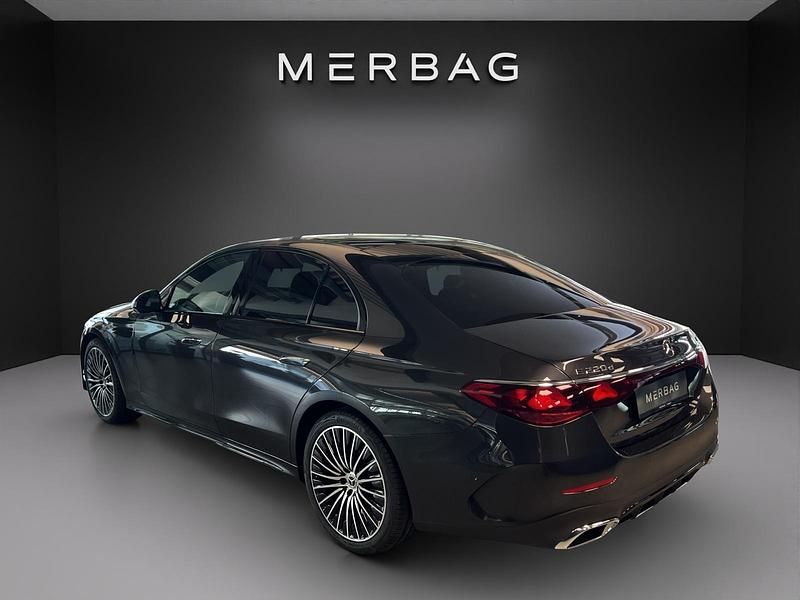 Gebraucht Mercedes E220 AMG line 197 PS (144 kW) 2024