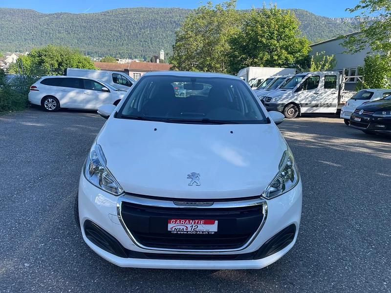 Gebraucht Peugeot 208 Active 102 PS (75 kW) 2019 Kleinwagen