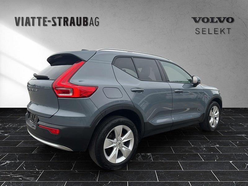 Gebraucht Volvo XC40 Core 163 PS (119 kW) 2022 Grau SUV