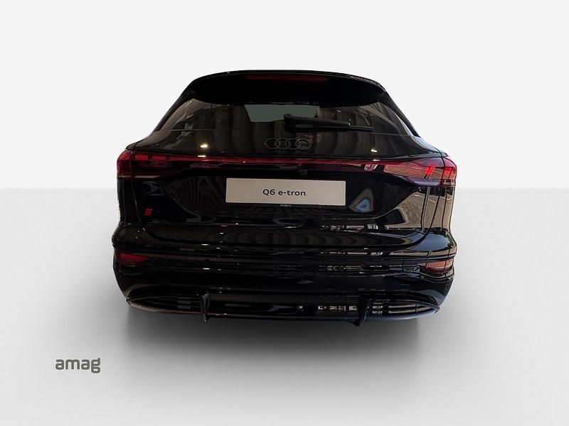 Gebraucht Audi Q6 e-tron Ambiente 285 kW (388 PS) 2025 Mythosschwarz metallic SUV
