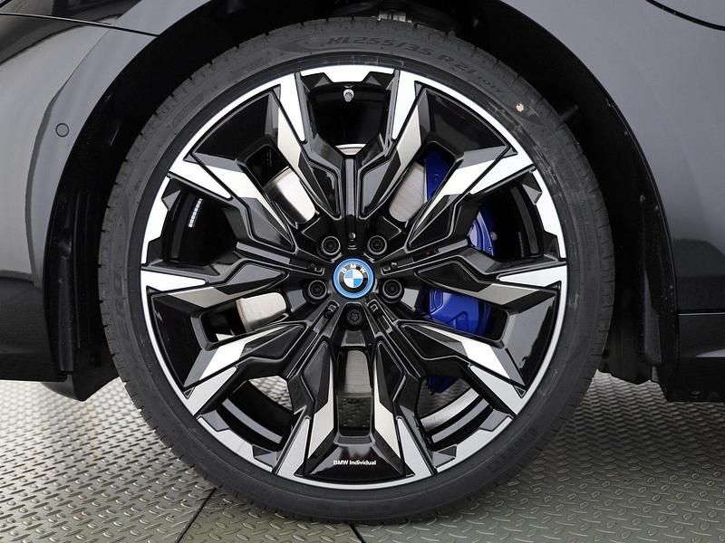 Neu BMW 550e Comfort Edition 489 PS (359 kW) 2025 Schwarz Limousine