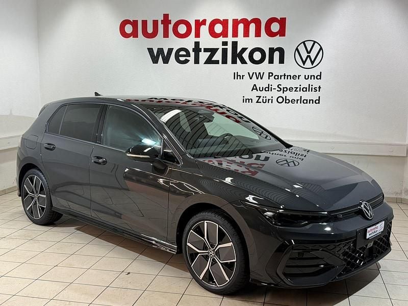 Neu VW Golf VIII R-line 150 PS (110 kW) 2026 Grau Limousine