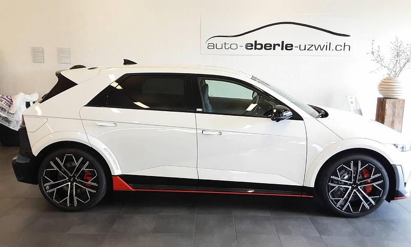Neu Hyundai Ioniq 478 kW (650 PS) 2025 Weiss Kleinwagen