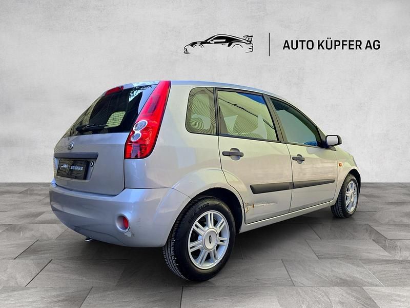 Gebraucht Ford Fiesta Trend 80 PS (58 kW) 2007 Kleinwagen