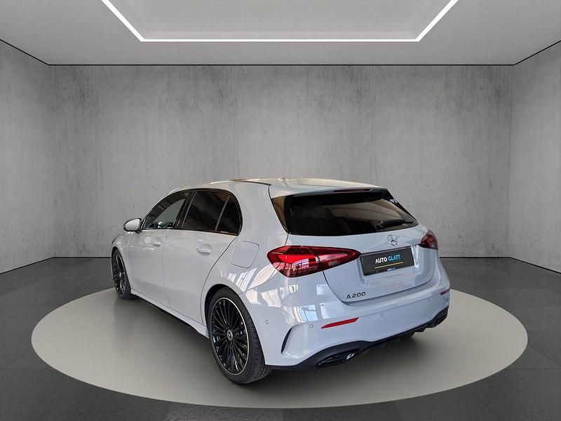 Gebraucht Mercedes A200 AMG line 163 PS (119 kW) 2025 Limousine