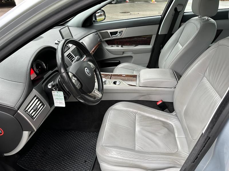 Gebraucht Jaguar XF Premium Luxury 238 PS (175 kW) 2010 Limousine