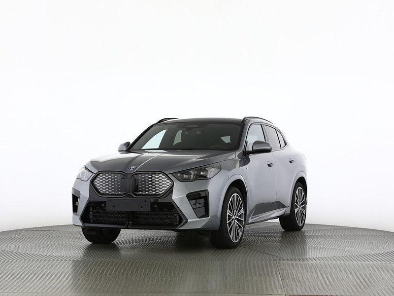 Grau metallic mét. Neu 2025 BMW iX2 Comfort Edition SUV | CHF 67’700 (Fairer Preis) - Bild 1/4