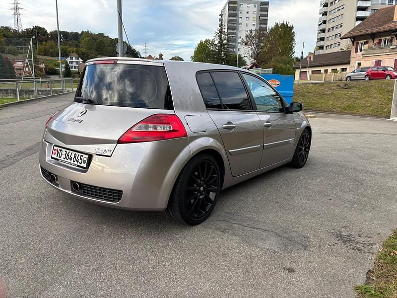 Gebraucht Renault Mégane III 225 PS (165 kW) 2009