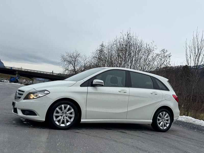 Gebraucht Mercedes B200 136 PS (100 kW) 2012 Van / Kleinbus