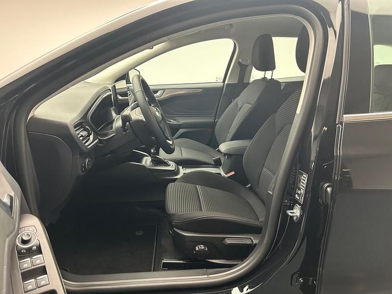 Neu Ford Focus Titanium 155 PS (114 kW) 2025 Schwarz Kombi