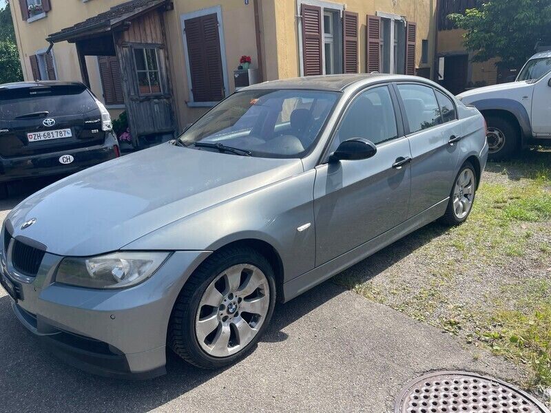 Gebraucht 2005 BMW 330 | CHF 2’900 - Bild 1/4