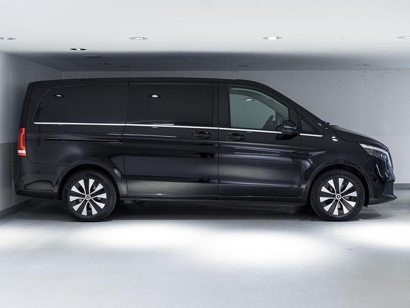 Gebraucht Mercedes V250 Avantgarde 190 PS (139 kW) 2024 Schwarz Van / Kleinbus