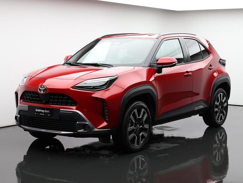 Rot Gebraucht 2025 Toyota Yaris Cross Premium SUV | CHF 36’900 - Bild 1/4