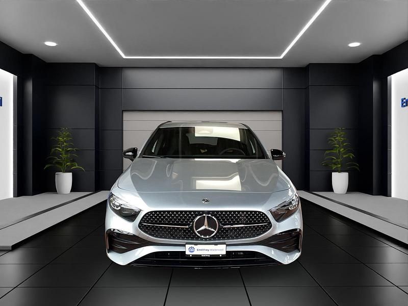 Gebraucht Mercedes A200 AMG line 177 PS (130 kW) 2025 Silber Limousine
