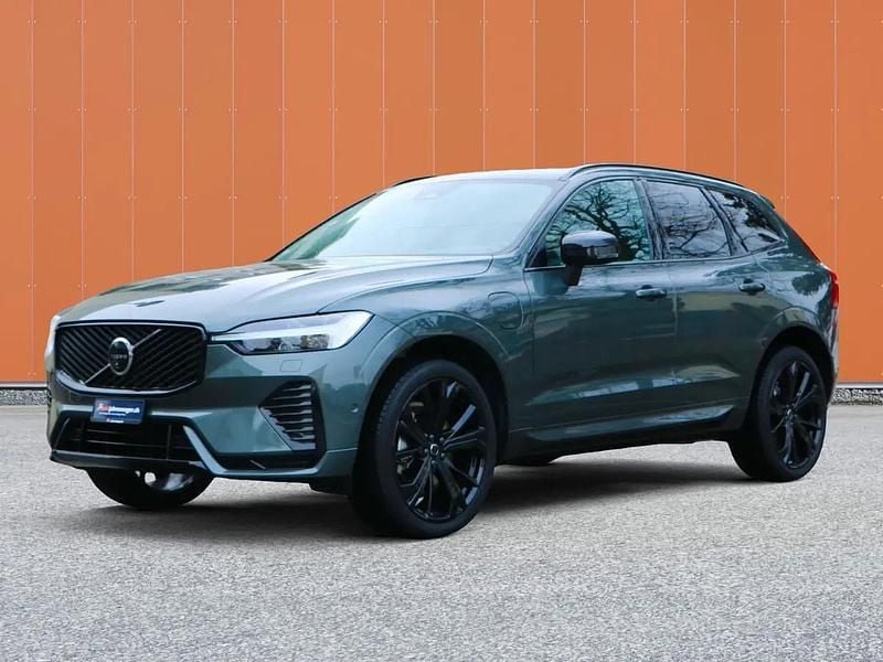 Neu Volvo XC60 Plus 455 PS (334 kW) 2026 Grün SUV