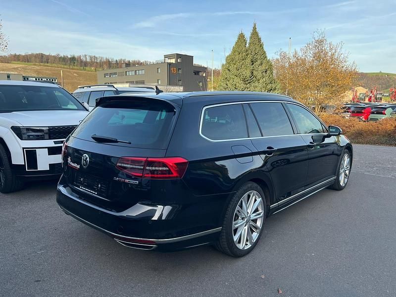 Gebraucht VW Passat Highline 240 PS (176 kW) 2015 Schwarz Kombi