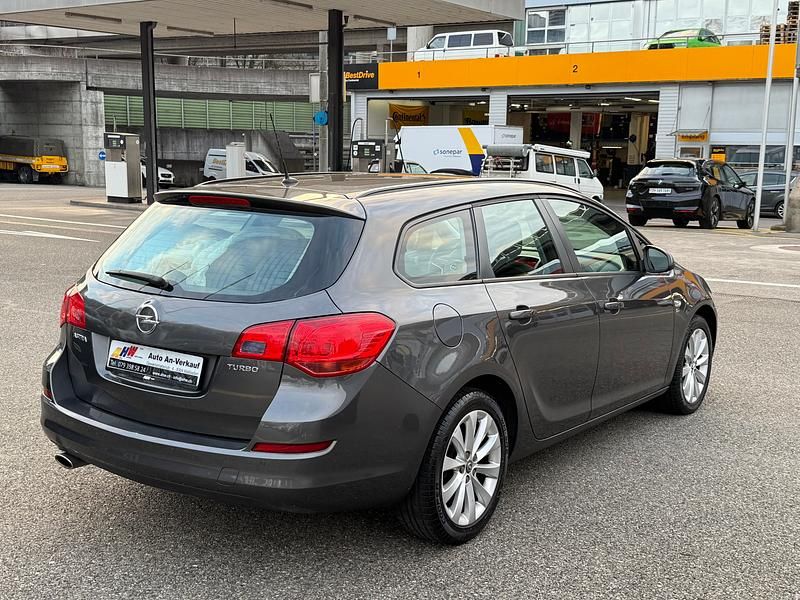 Gebraucht Opel Astra 140 PS (102 kW) 2012 Kombi