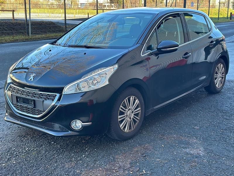 Gebraucht Peugeot 208 Allure 120 PS (88 kW) 2012 Kleinwagen