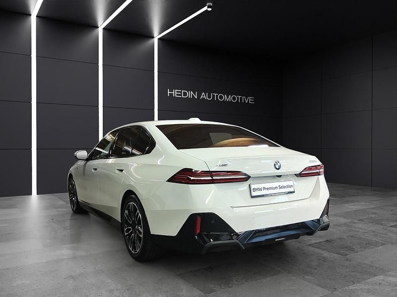 Gebraucht BMW 520 Shadowline 208 PS (152 kW) 2024 Weiss Limousine