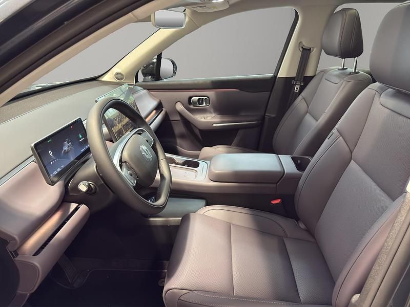 Neu Leapmotor C10 215 PS (158 kW) 2025 Grau SUV