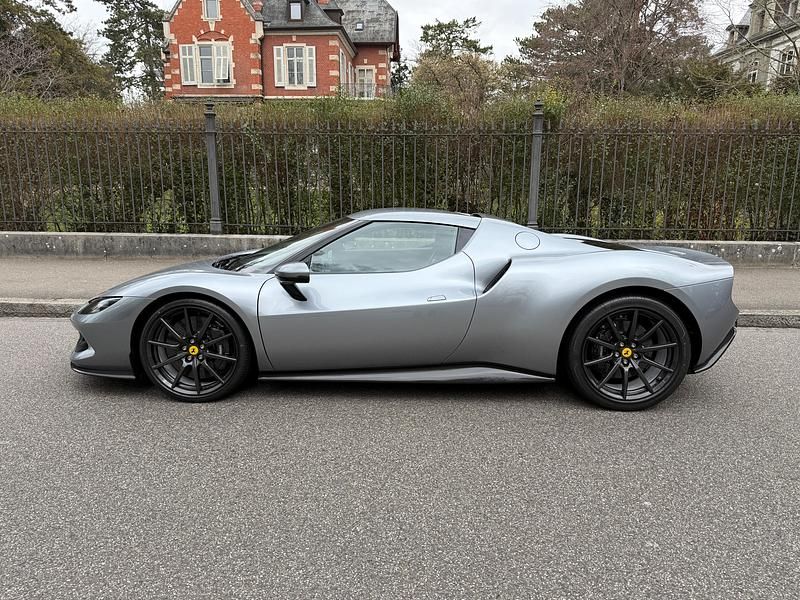 Gebraucht Ferrari 296 830 PS (610 kW) 2023 Grau Coupé