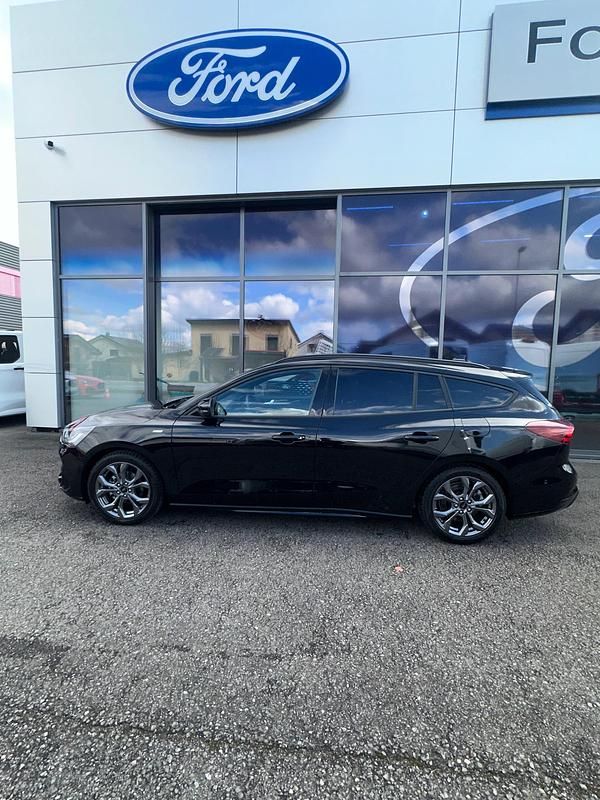 Gebraucht Ford Focus ST-Line 155 PS (114 kW) 2024 Schwarz Kombi