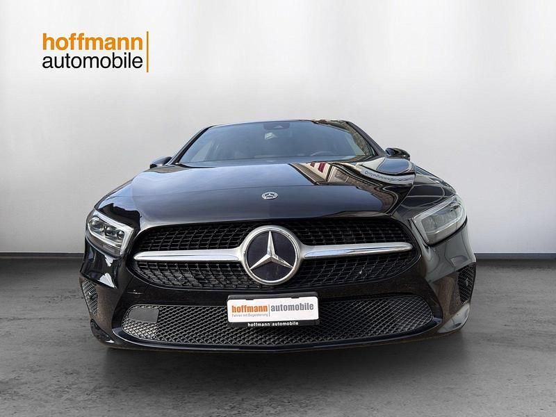 Gebraucht Mercedes A200 Progressive 163 PS (119 kW) 2020 Schwarz Limousine