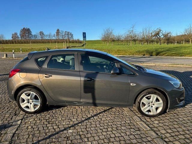 Gebraucht Opel Astra S 140 PS (102 kW) 2015 Limousine