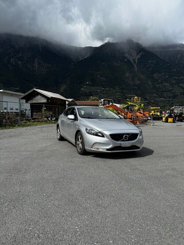 Gebraucht Volvo V40 Inscription 120 PS (88 kW) 2016 Kombi