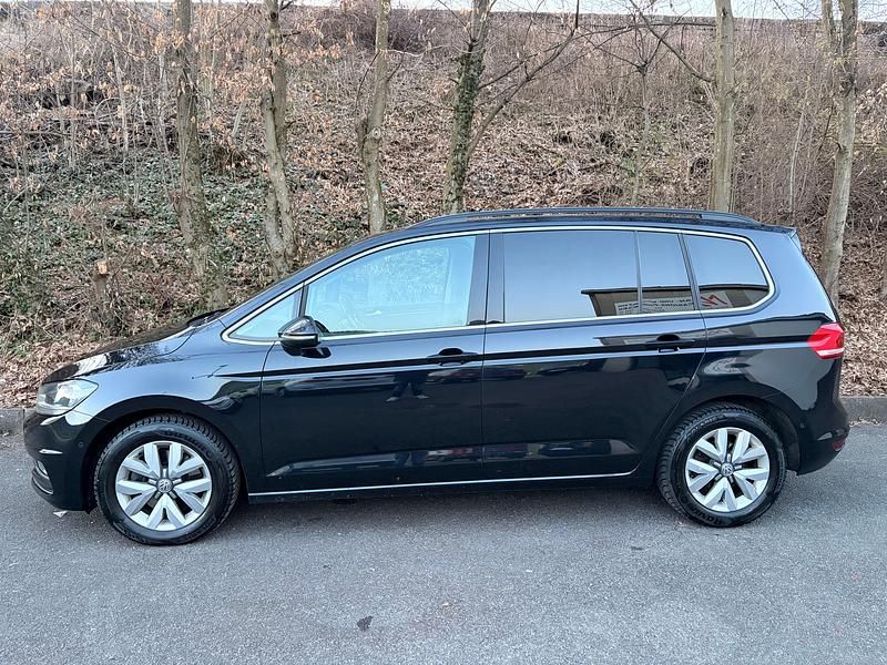 Gebraucht VW Touran Comfortline 150 PS (110 kW) 2017 Van / Kleinbus