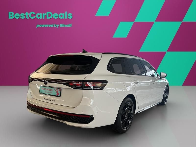 Gebraucht VW Passat R-line 193 PS (141 kW) 2025 Weiss Kombi