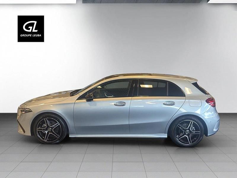 Neu Mercedes A200 Night 163 PS (119 kW) 2025 Grau Limousine