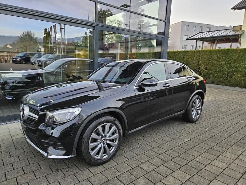 Gebraucht Mercedes GLC300 AMG line 245 PS (180 kW) 2019 Schwarz Coupé