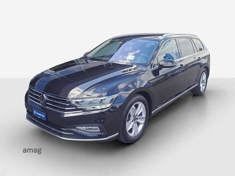 Deep black nacré Gebraucht 2023 VW Passat Elegance Kombi | CHF 32’900 (Etwas zu teuer) - Bild 1/4